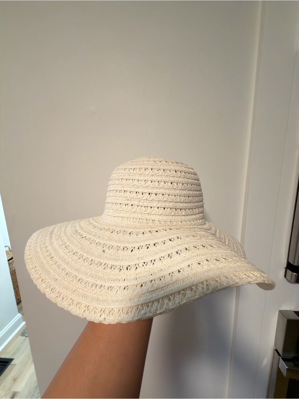 Crochet Wide-Brim Sun Hat in Cream